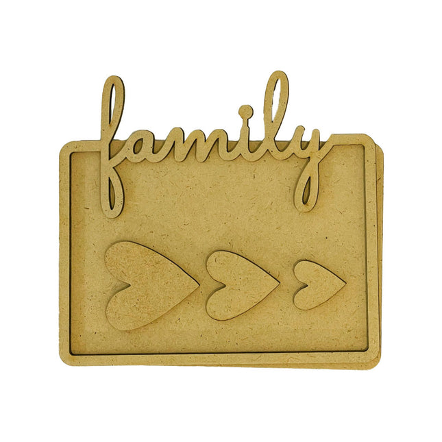 Formes créatives : plaque familiale avec cœurs
